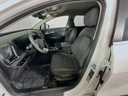Used 2025 Kia Sportage LX FWD image 26