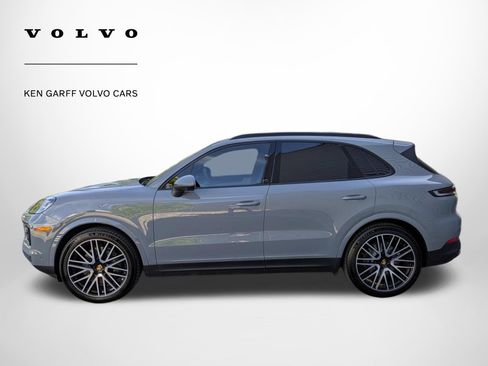 Used 2024 Porsche Cayenne AWD/4WD image 7