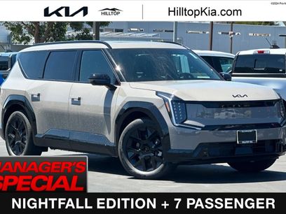 New 2026 Kia EV9 Land w/ Nightfall Edition Package
