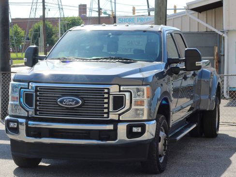 Used 2022 Ford F350 XLT w/ XLT Value Package AWD/4WD image 3