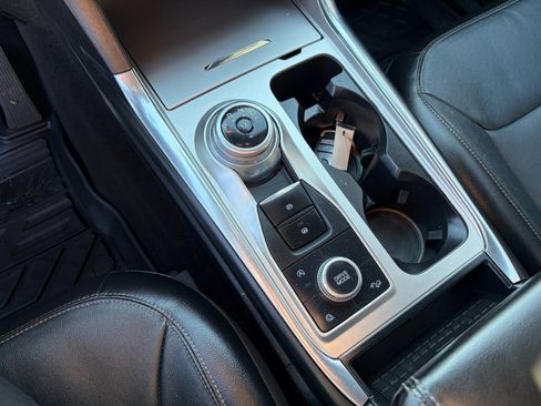 Used 2020 Ford Explorer Limited image 26