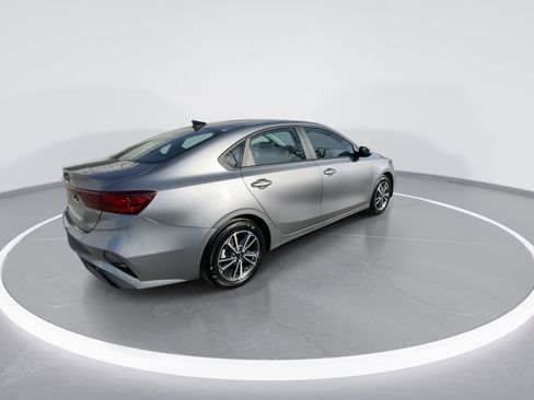 Used 2022 Kia Forte LXS image 21