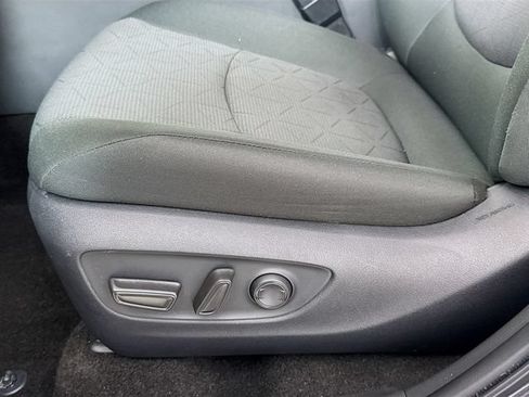 Used 2025 Toyota RAV4 XLE AWD/4WD image 16