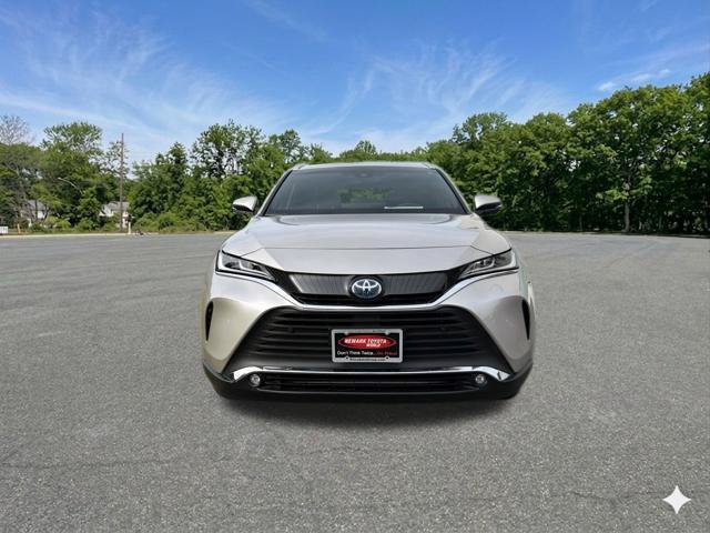 Used 2024 Toyota Venza XLE AWD/4WD image 3