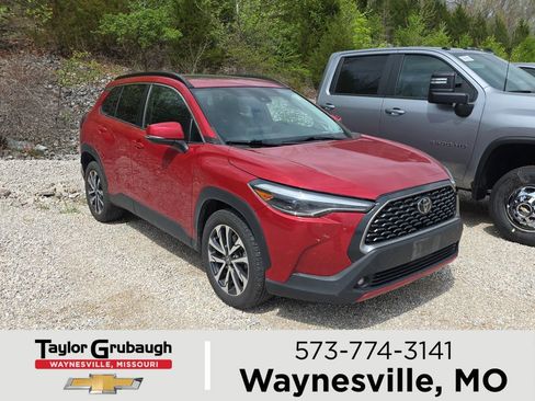 Used 2022 Toyota Corolla Cross XLE w/ Convenience Package image 1