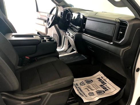 Used 2024 GMC Sierra 2500 SLE w/ SLE Convenience Package image 12