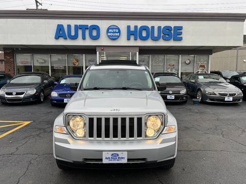 Used 2010 Jeep Liberty Sport w/ Popular Equipment Group image 2