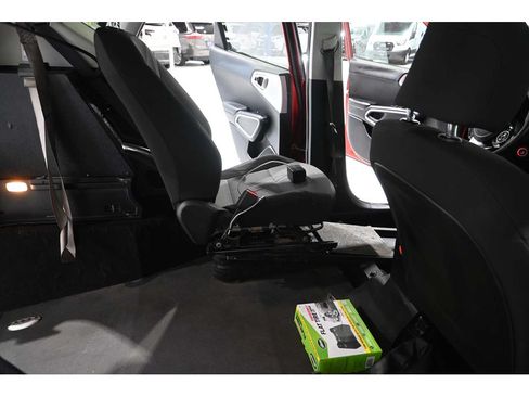 Used 2020 Kia Soul LX FWD image 26