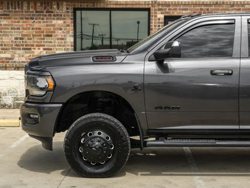 Used 2021 RAM 3500 Big Horn w/ Night Edition AWD/4WD image 16