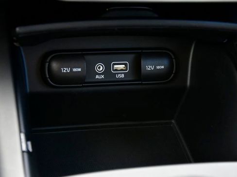 Certified 2018 Kia Sorento LX w/ LX V6 Convenience Package image 22