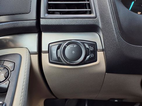 Used 2013 Ford Explorer FWD image 8