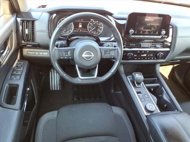 Certified 2025 Nissan Pathfinder SV AWD/4WD image 11