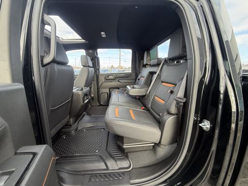 Used 2024 GMC Sierra 2500 AT4 w/ AT4 Premium Plus Package image 7