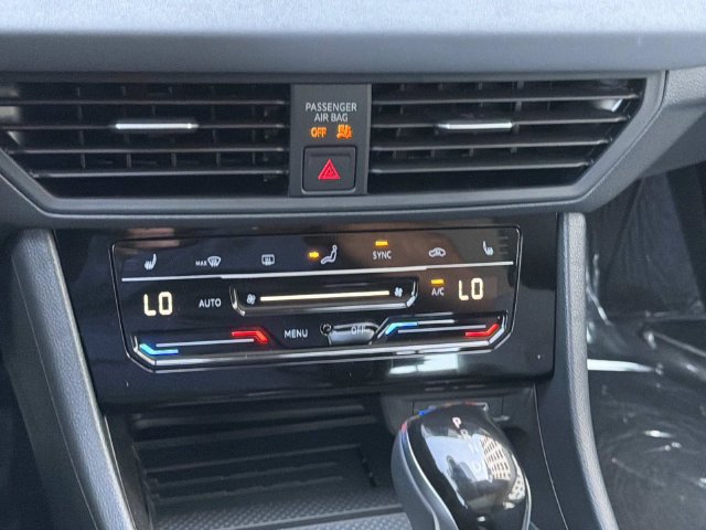 New 2026 Volkswagen Jetta SE FWD image 23