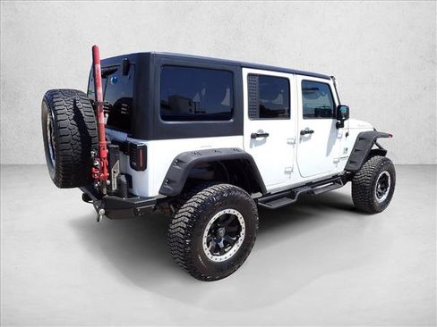 Used 2016 Jeep Wrangler Unlimited Rubicon AWD/4WD image 4
