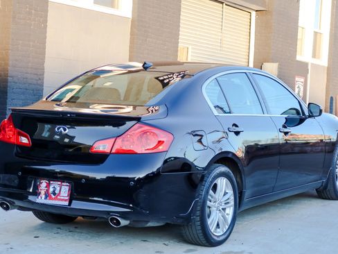Used 2013 INFINITI G37 x Sedan w/ Premium Pkg image 4