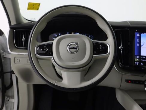 Used 2021 Volvo XC60 T5 Inscription w/ Advanced Package image 21