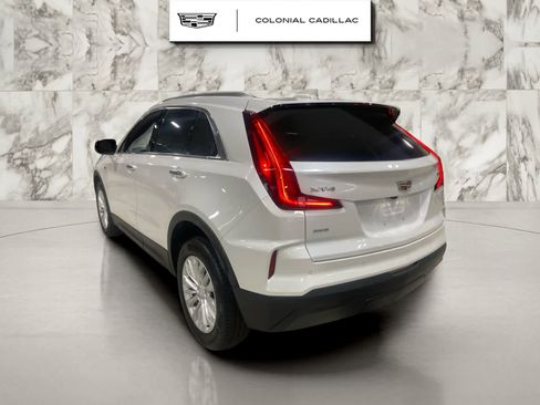Used 2024 Cadillac XT4 Luxury w/ Cold Weather Package image 3