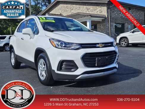 Used 2019 Chevrolet Trax LT w/ Driver Confidence Package FWD image 1