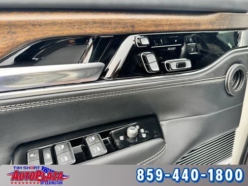 Used 2022 Jeep Grand Wagoneer Series II w/ Premium Group II AWD/4WD image 60