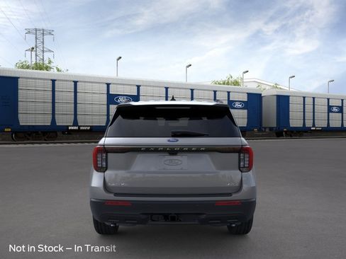 New 2026 Ford Explorer Active AWD/4WD image 5