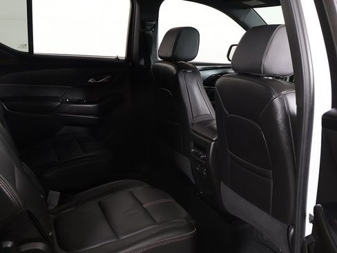 Used 2023 Chevrolet Traverse RS image 31