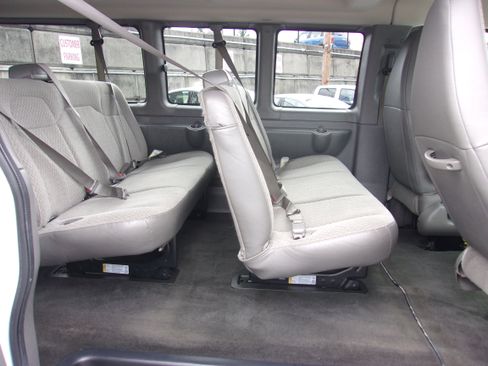 Used 2016 Chevrolet Express 3500 LT w/ LT Preferred Equipment Group image 20