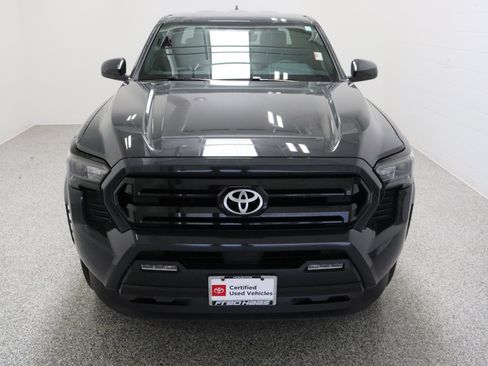Certified 2025 Toyota Tacoma SR5 AWD/4WD image 3