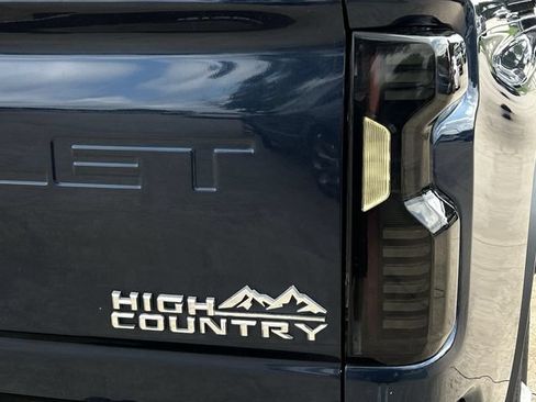 Used 2020 Chevrolet Silverado 2500 LTZ w/ LTZ Premium Package AWD/4WD image 8