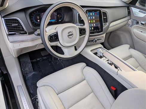 Certified 2025 Volvo XC90 B6 Ultra w/ Lounge Package image 9