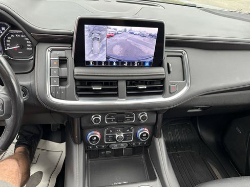 Used 2021 GMC Yukon XL AT4 w/ Technology Package AWD/4WD image 12