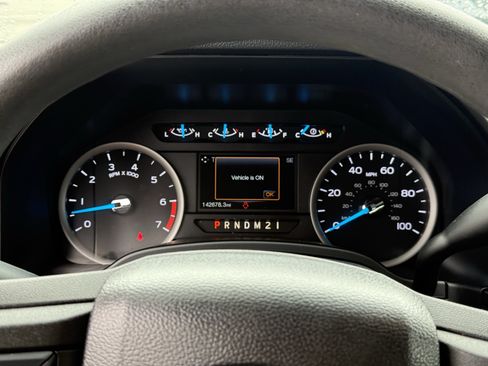 Used 2017 Ford F250 XLT w/ XLT Premium Package AWD/4WD image 18