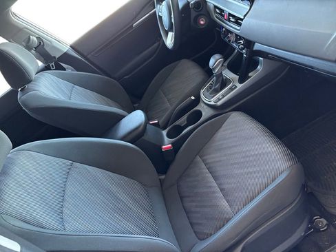 Used 2025 Kia Seltos LX image 23