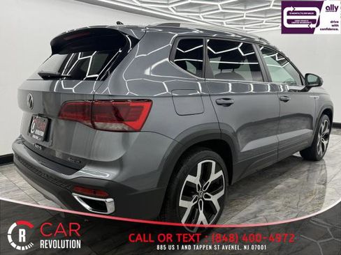 Used 2022 Volkswagen Taos SEL w/ Panoramic Sunroof Package image 8