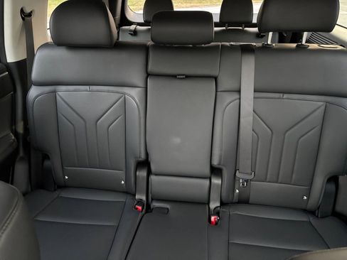 Used 2025 Hyundai Santa Fe SEL image 40