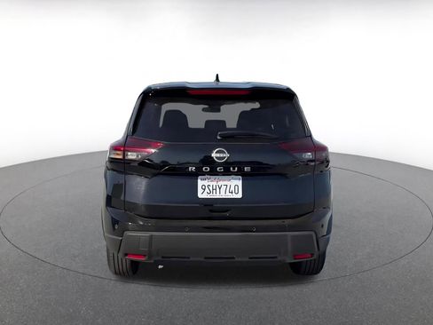 Used 2025 Nissan Rogue SV FWD image 12