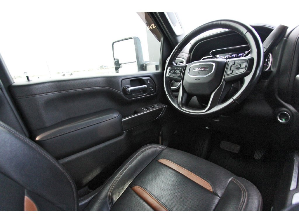 Used 2021 GMC Sierra 2500 AT4 w/ AT4 Premium Plus Package AWD/4WD image 9