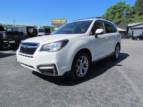 Used 2018 Subaru Forester 2.5i Touring w/ Popular Package #2 AWD/4WD image 3