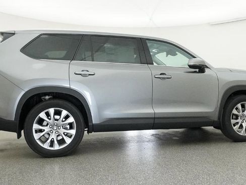 New 2026 Toyota Grand Highlander FWD image 39