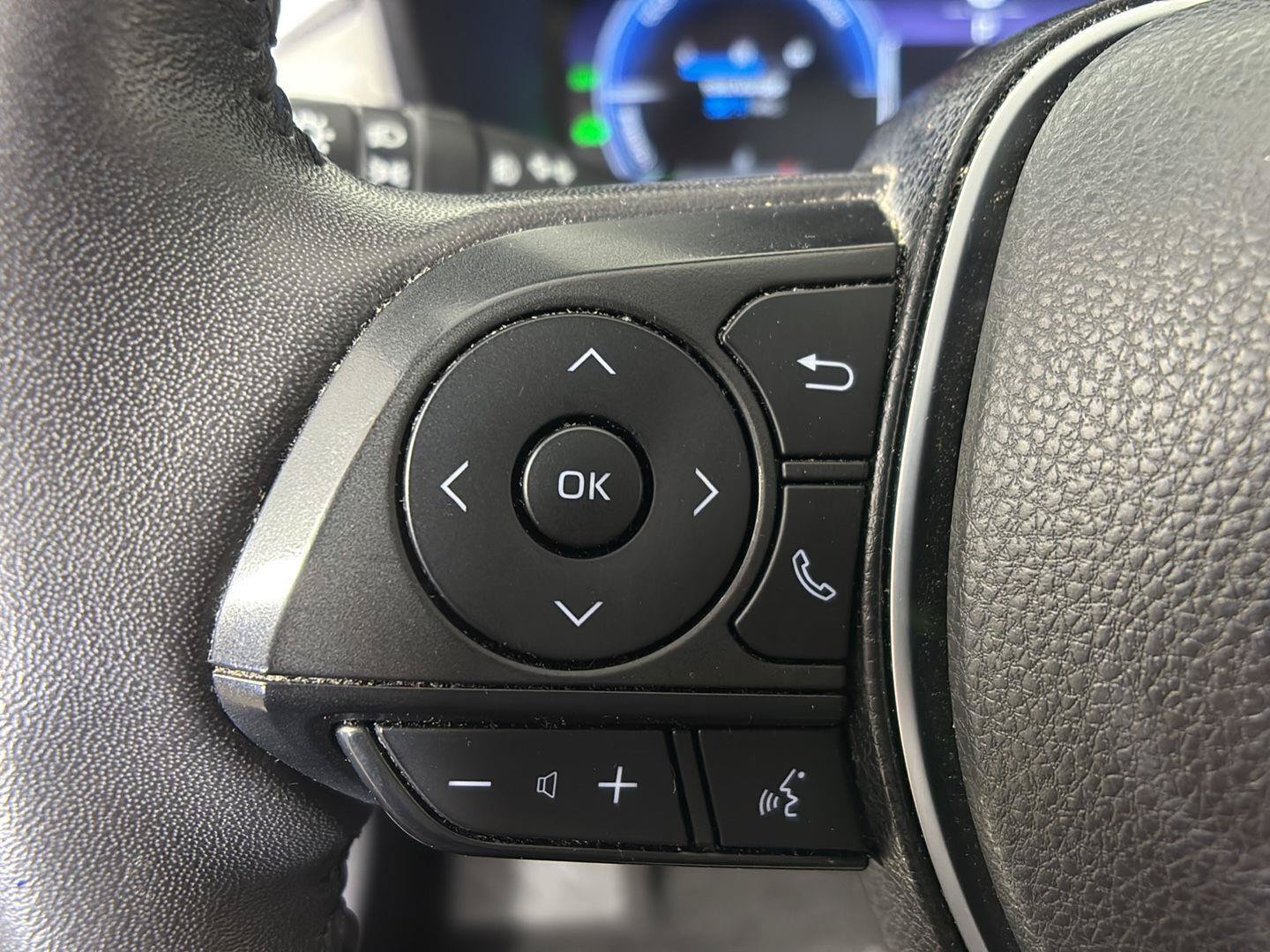 Used 2023 Toyota RAV4 Limited AWD/4WD image 28