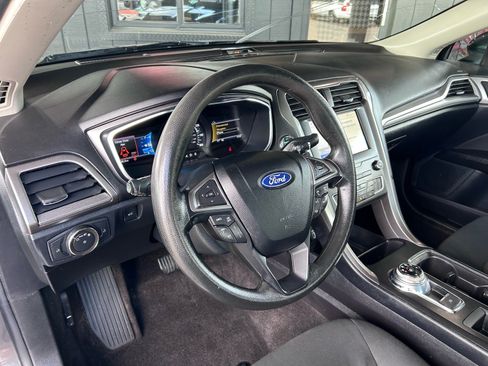 Used 2020 Ford Fusion SE AWD/4WD image 13