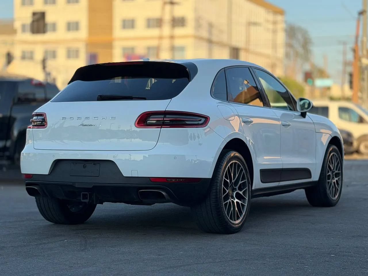 Used 2017 Porsche Macan AWD/4WD image 14