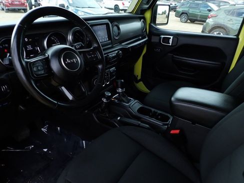 Used 2023 Jeep Wrangler Unlimited w/ Cold Weather Group AWD/4WD image 10
