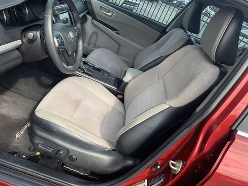 Certified 2017 Toyota Camry XSE FWD image 18