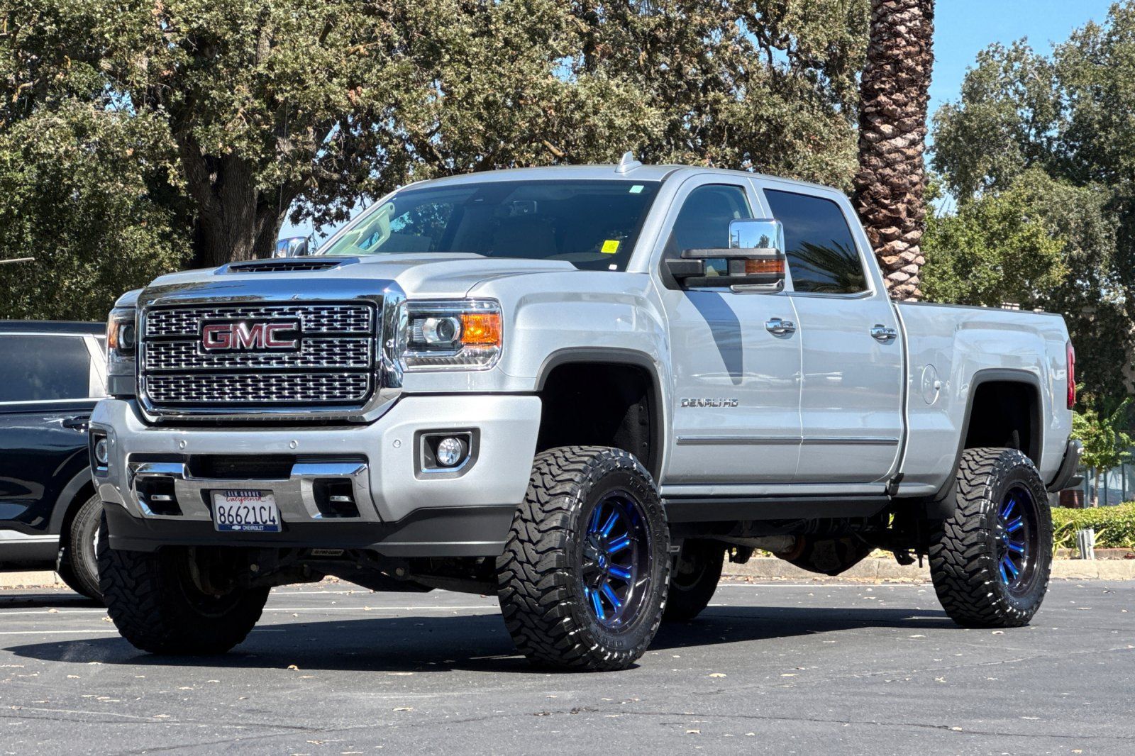Used 2019 GMC Sierra 2500 Denali w/ Duramax Plus Package AWD/4WD image 7