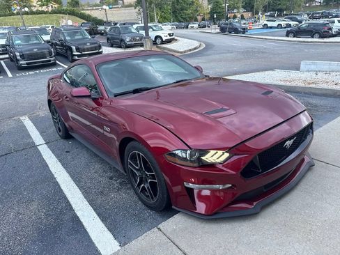 Used 2018 Ford Mustang GT RWD image 3