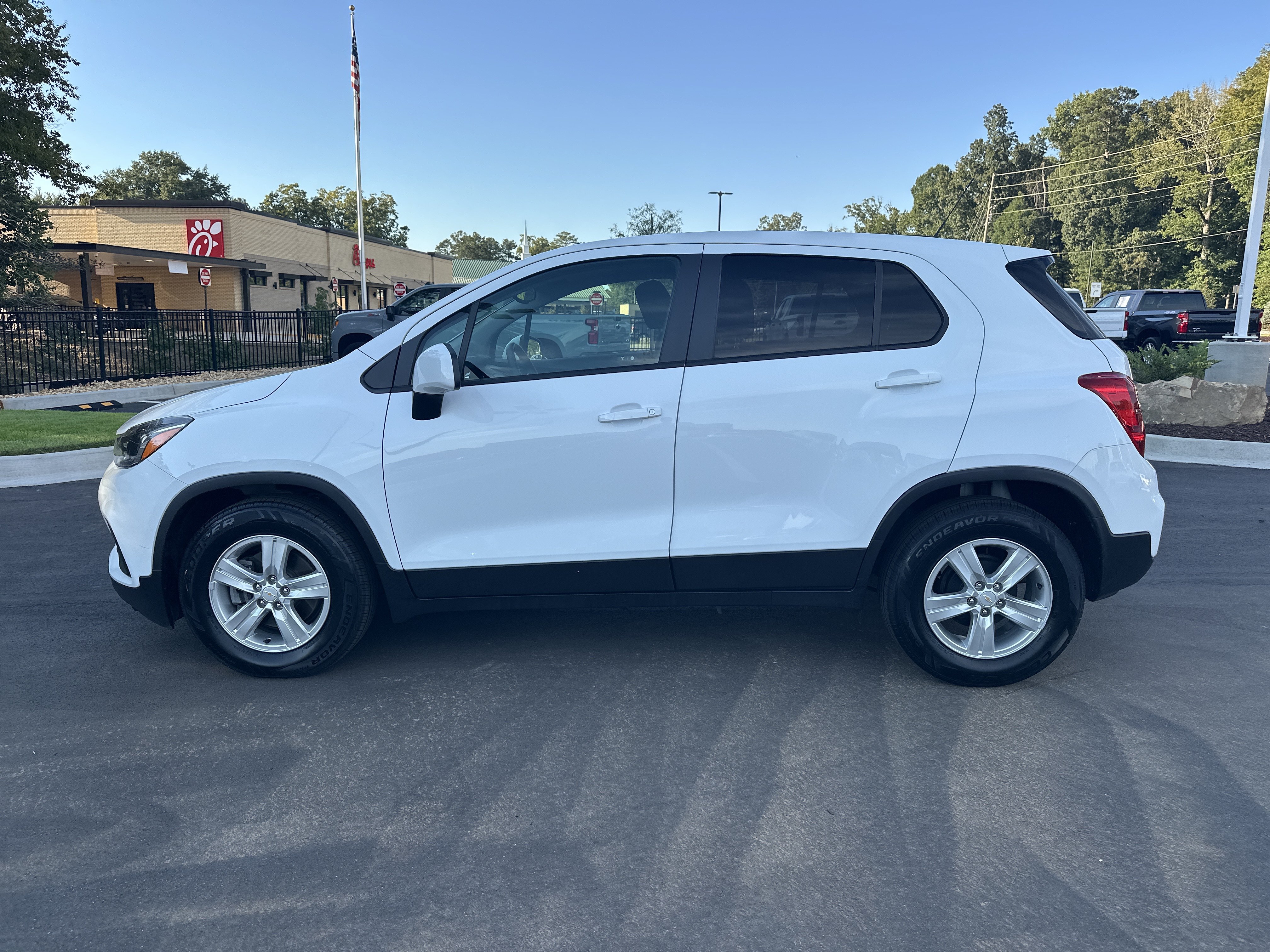 Used 2021 Chevrolet Trax LS w/ Tint and Cruise Package FWD image 4