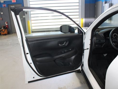 Used 2024 Honda HR-V Sport image 7