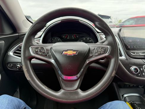 Used 2020 Chevrolet Malibu LT FWD image 18