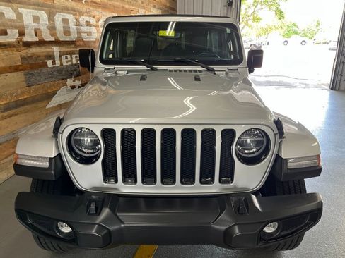 Used 2022 Jeep Wrangler Unlimited Sahara AWD/4WD image 59